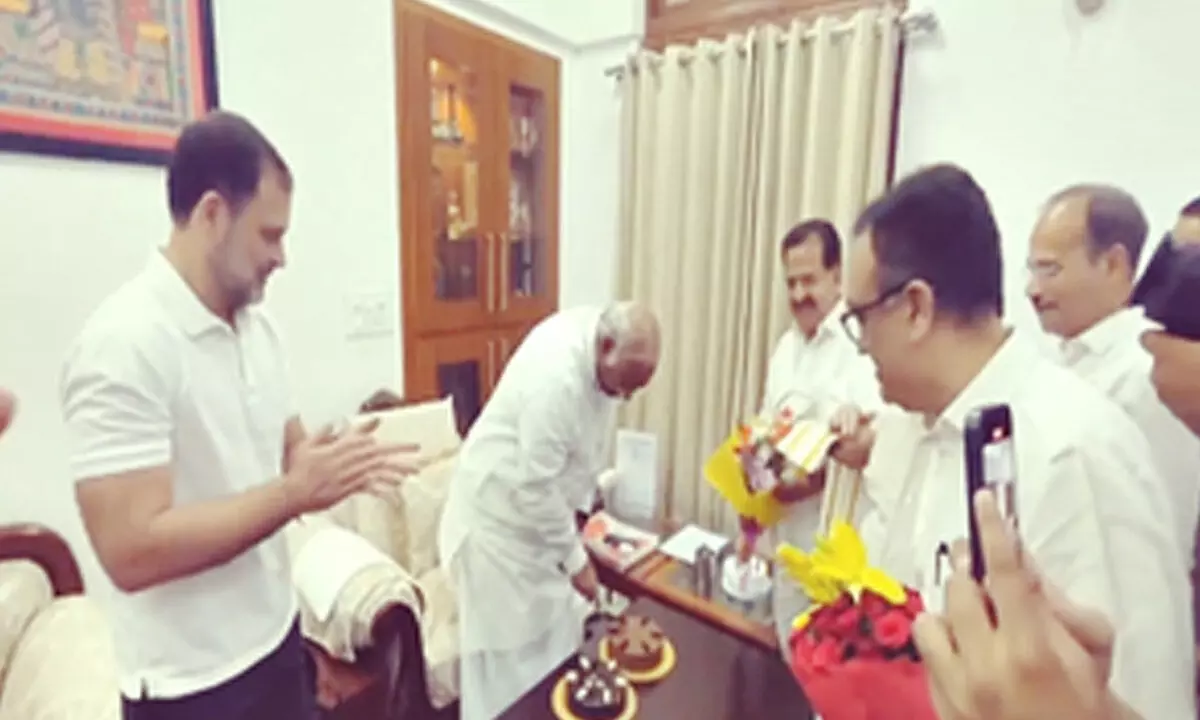 Rahul leads cake-cutting celebration for Kharge as latter completes 2 years as Cong President