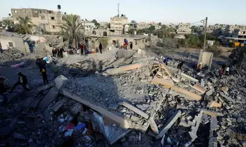 Israeli strike kills 38 in Gaza
