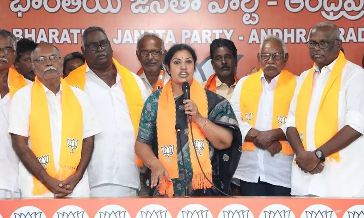 BJP State president Daggubati Purandeswari addressing a  meeting at the State party office in Vijayawada on Sunday