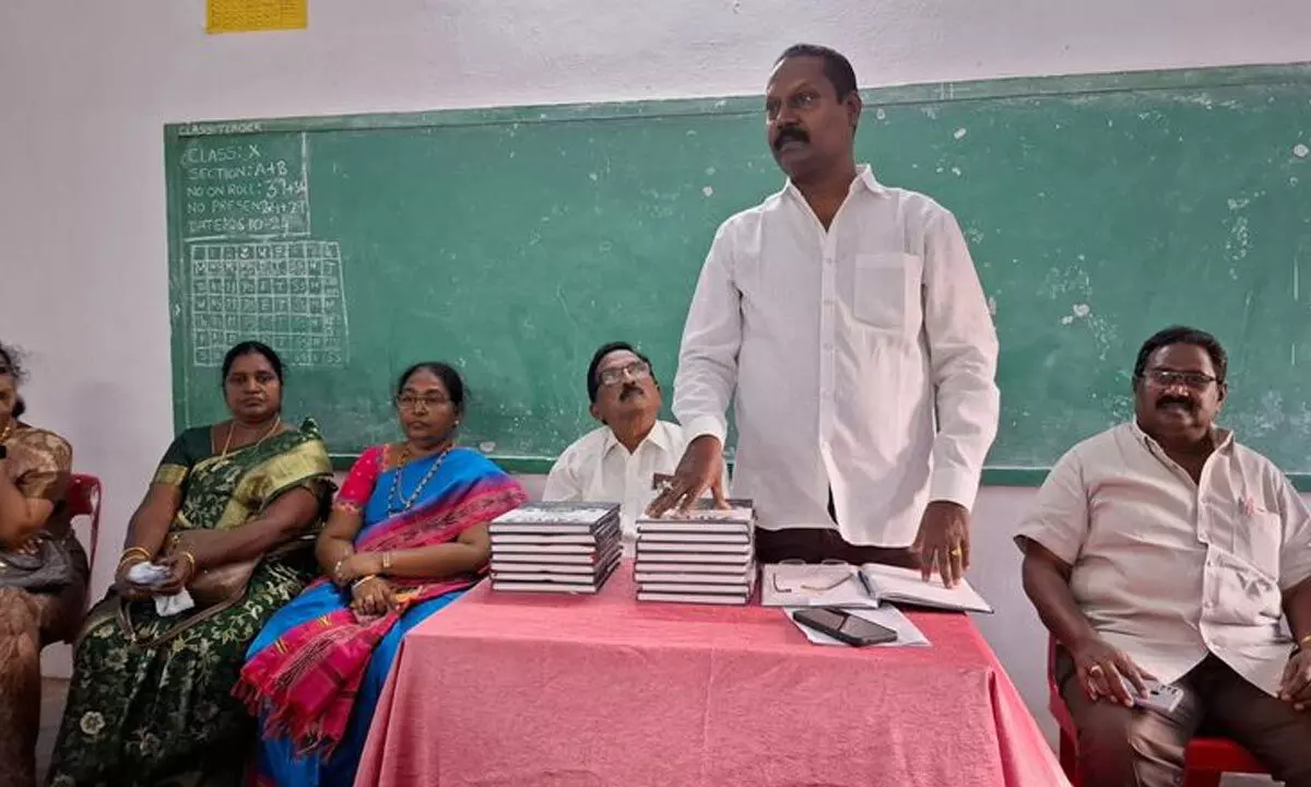 APTG president B Chittibabu speaking at a meeting in  Rajamahendravaram