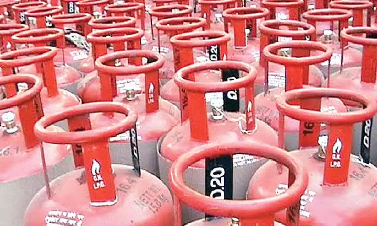 Distribution of free LPG cylinders from Oct 31