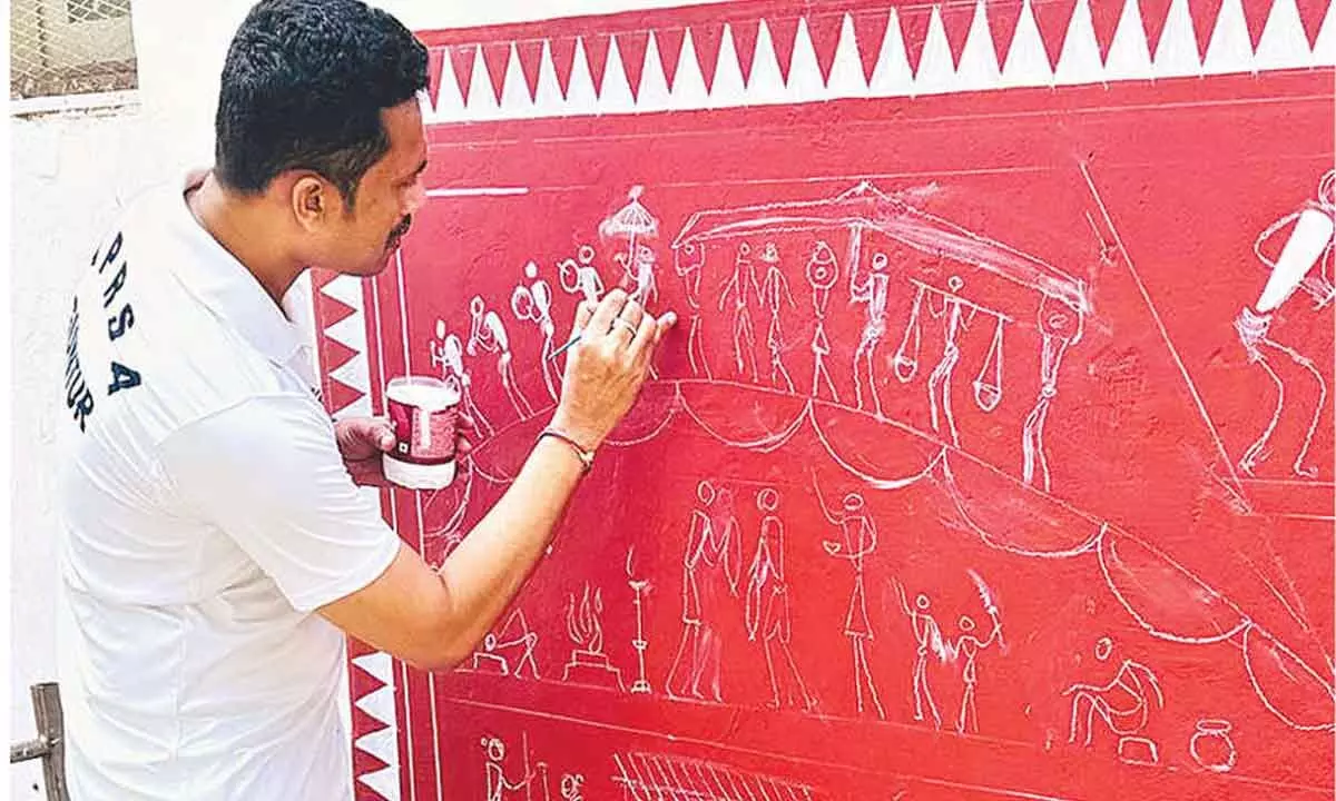 Charmed by beauty of tribal art, Collector tries his hand at it