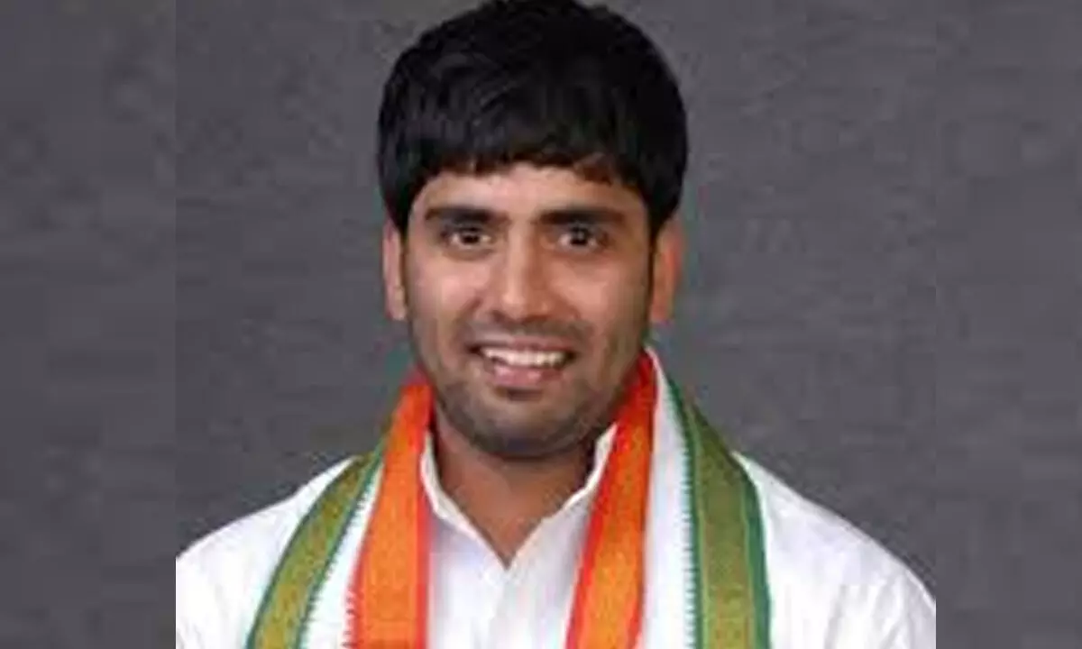 Telangana: Congress MP demands drug test of BRS MLAs