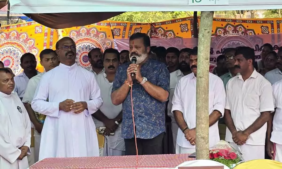 Union Minister Suresh Gopi Supports Munambam Villagers In Land Dispute With Waqf Board