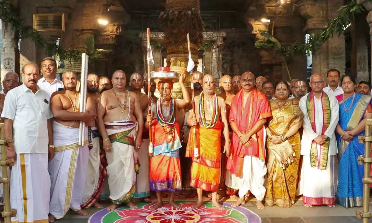 DEEPAVALI ASTHANAM PERFORMED IN TIRUMALA TEMPLE