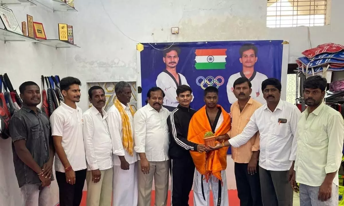 Uppari Rajasekhar Sagara from Gadwal Selected for All India Inter-University Taekwondo Championship