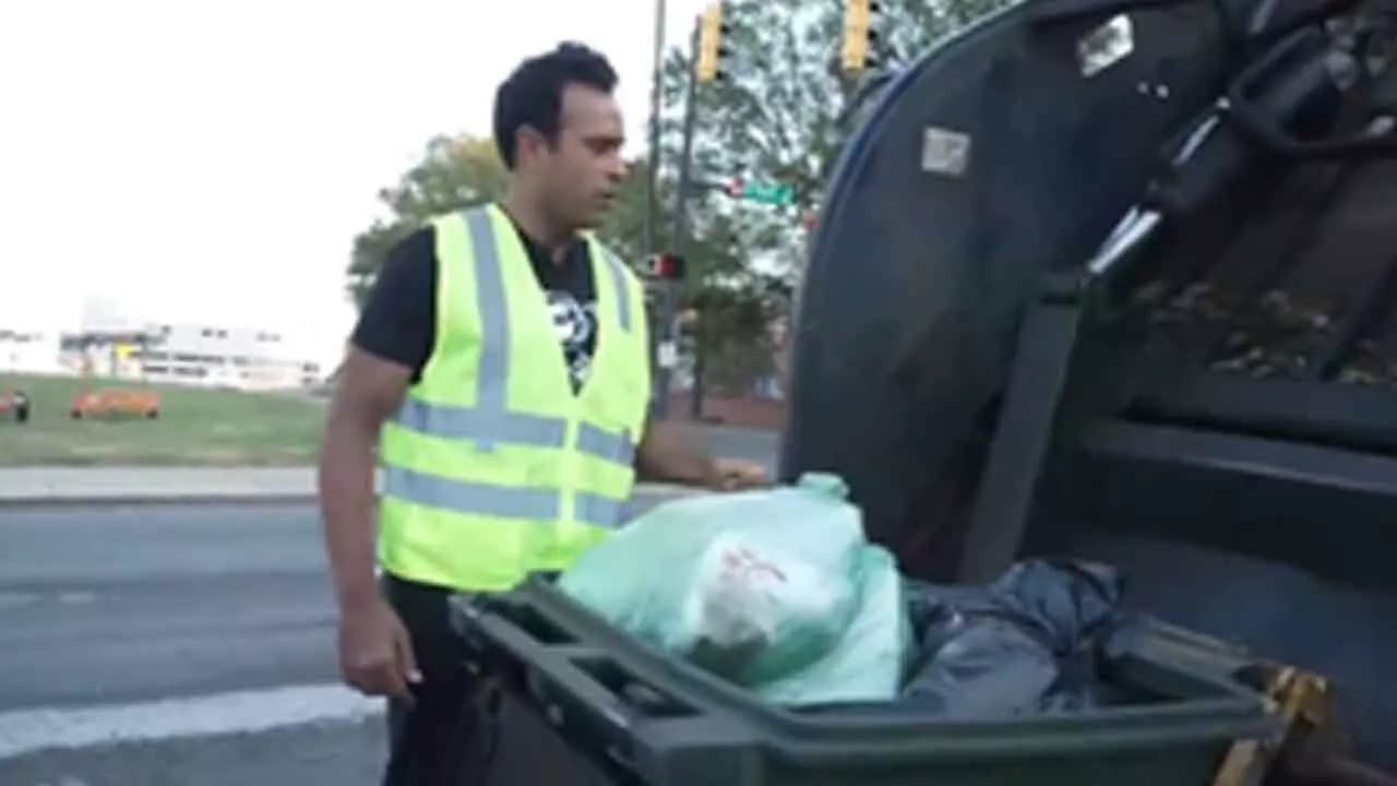 Multi-millionaire Ramaswamy picks up garbage protesting Bidens remarks against Trump supporters