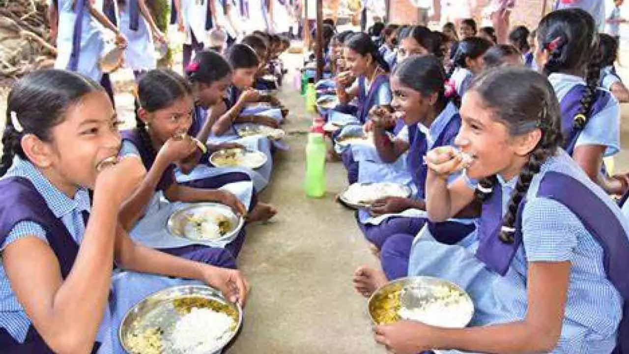 TG govt’s gift to SW hostellers: Diet, cosmetics charges hiked