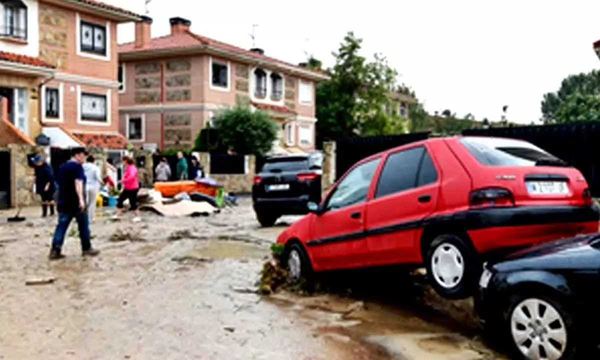 Spanish naval vessel arrives in Valencia to help with flood relief operation