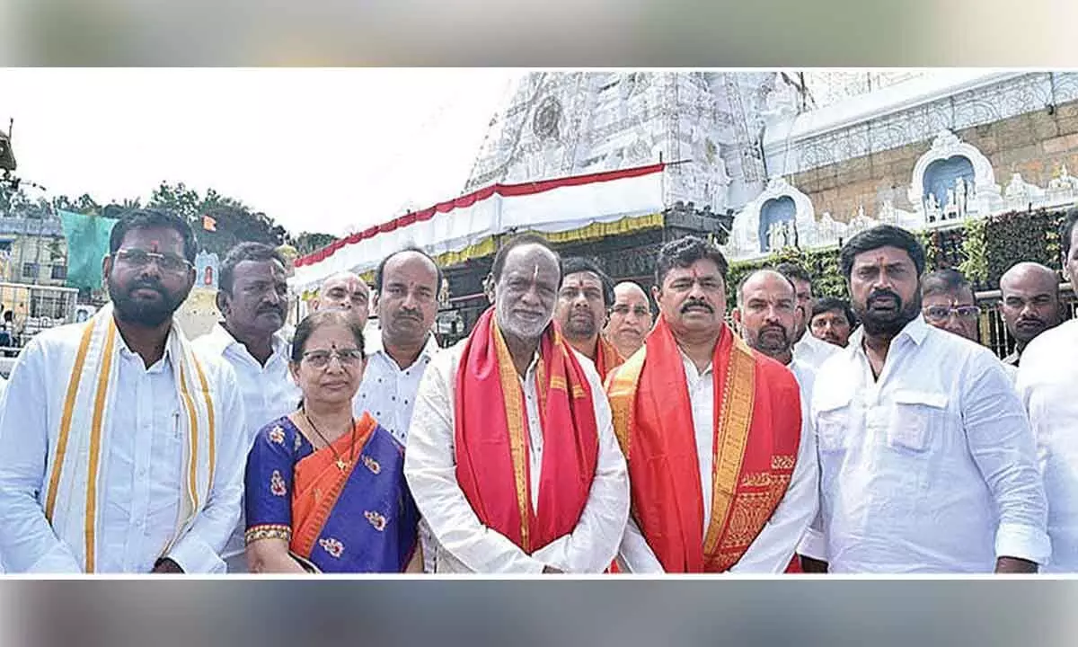 MP CM Ramesh worships Lord Balaji