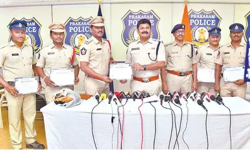 Gang of ganja smugglers arrested