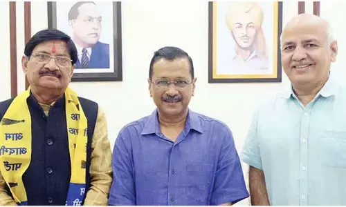 BJP Delhi neta B B Tyagi joins AAP