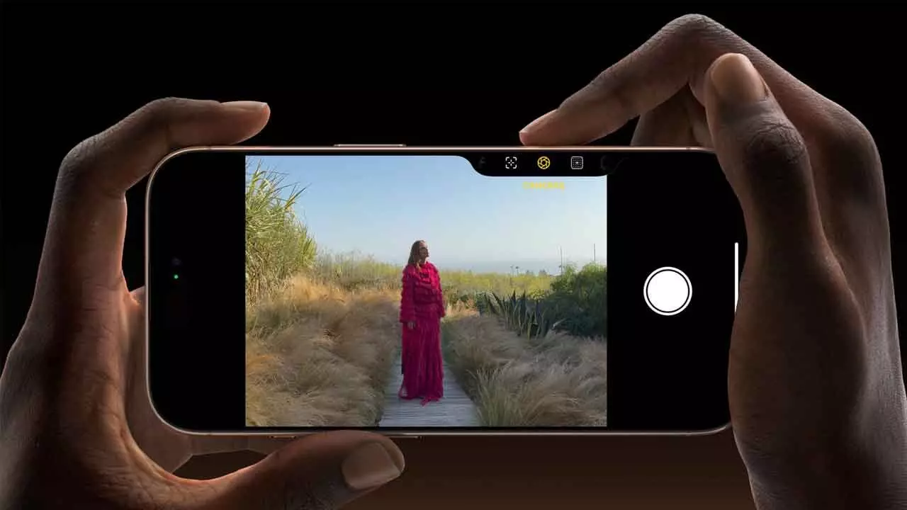 iPhone 16 Gets Mirrorless Camera-Style Focus Lock with iOS 18.2 Beta 2 Update