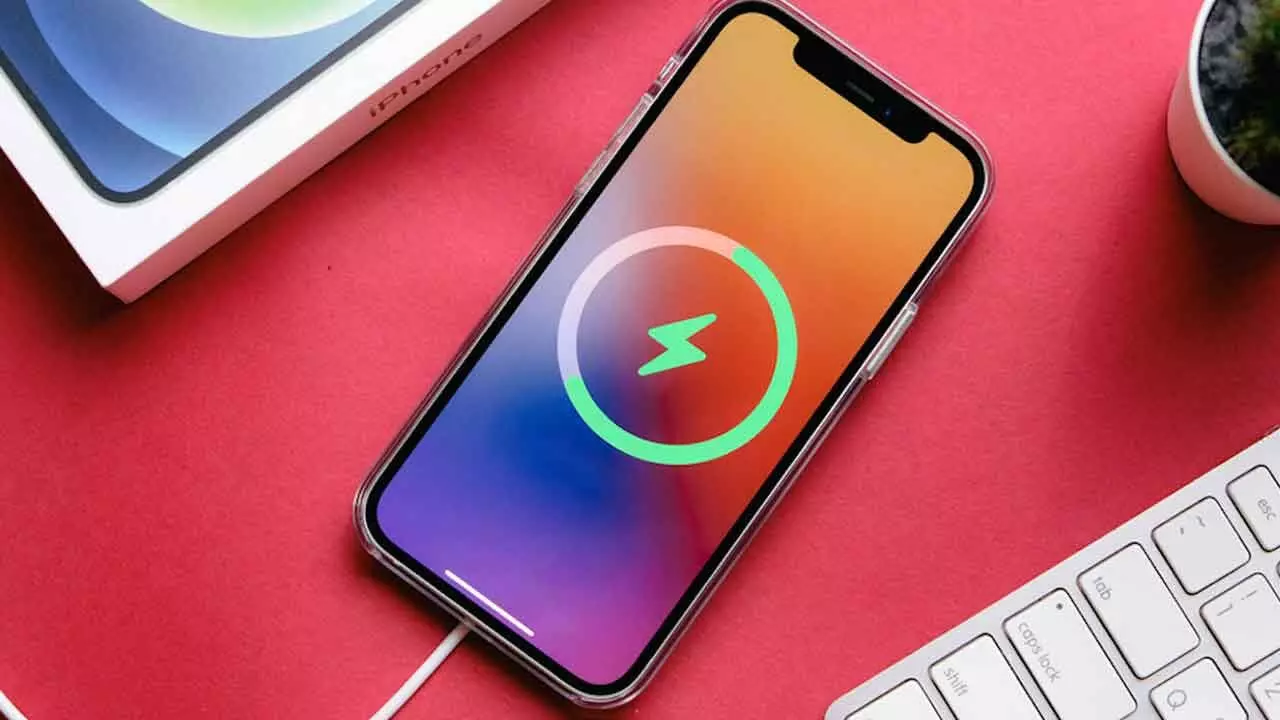 iOS 18.2 May Soon Estimate Your iPhones Charging Time