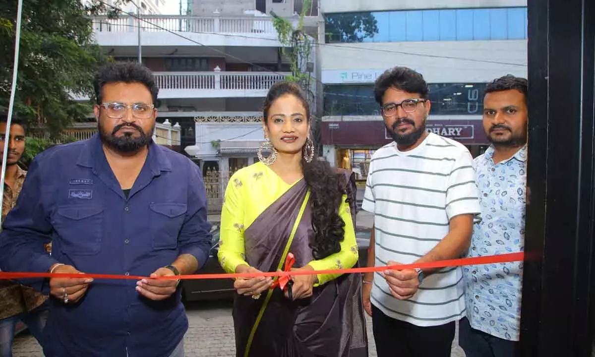 Sushila Bokadia Inaugurates D sons patola art Expo at Banjara Hills