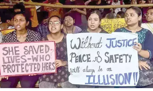 Protesting doctors allege gaps in CBI charge sheet
