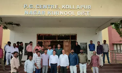 Palamuru University Vice Chancellor Prof. G.N. Srinivas Visits Kollapur PG Center