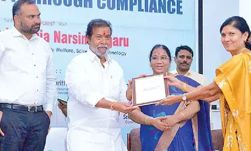 Govt offers balm to food vendors who adhere to safety norms: Min