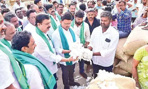 BRS leaders demand CCI procurement centre