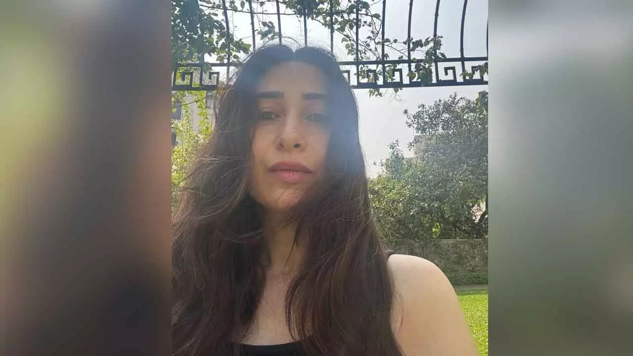 (what is the intention?) Karisma Kapoor asks as she flaunts her hair