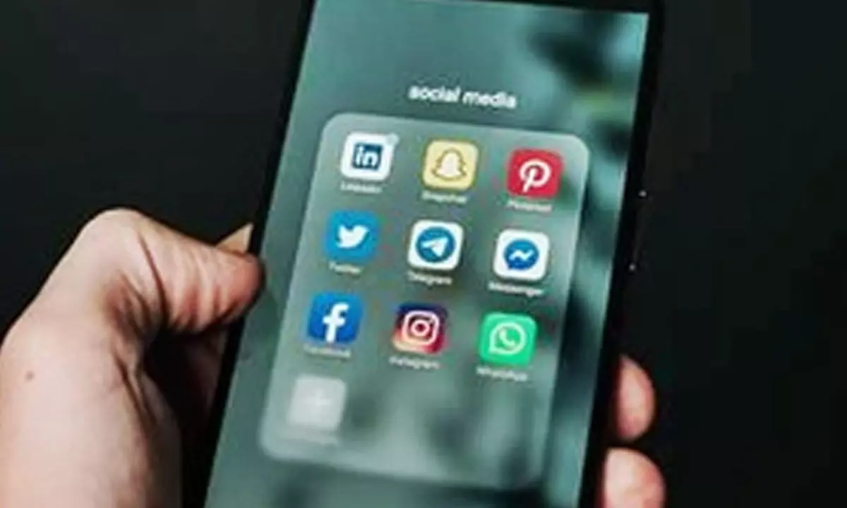 Australian govt to ban social media access for children younger than 16