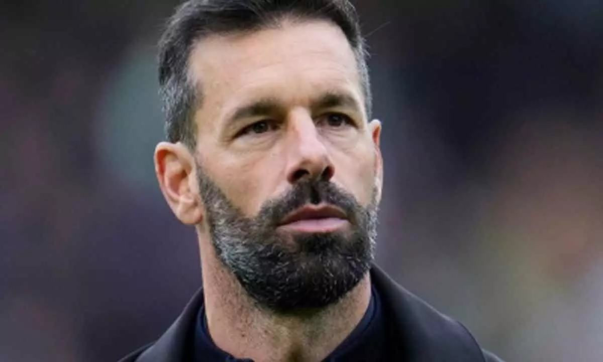 Andre Onana says players want Van Nistelrooy to stay on with Manchester United