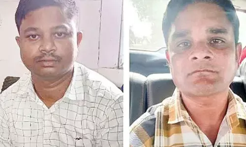 Bhubaneswar: Doctor caught while taking bribe