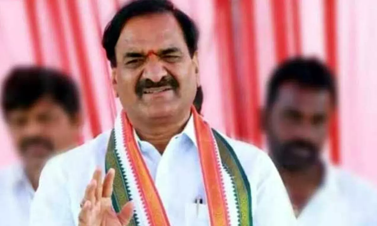 Cong MLA likens KCR to Godse