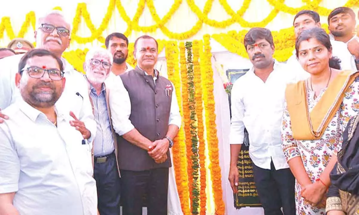 Komatireddy lays foundation for infrastructure revamp at MGU