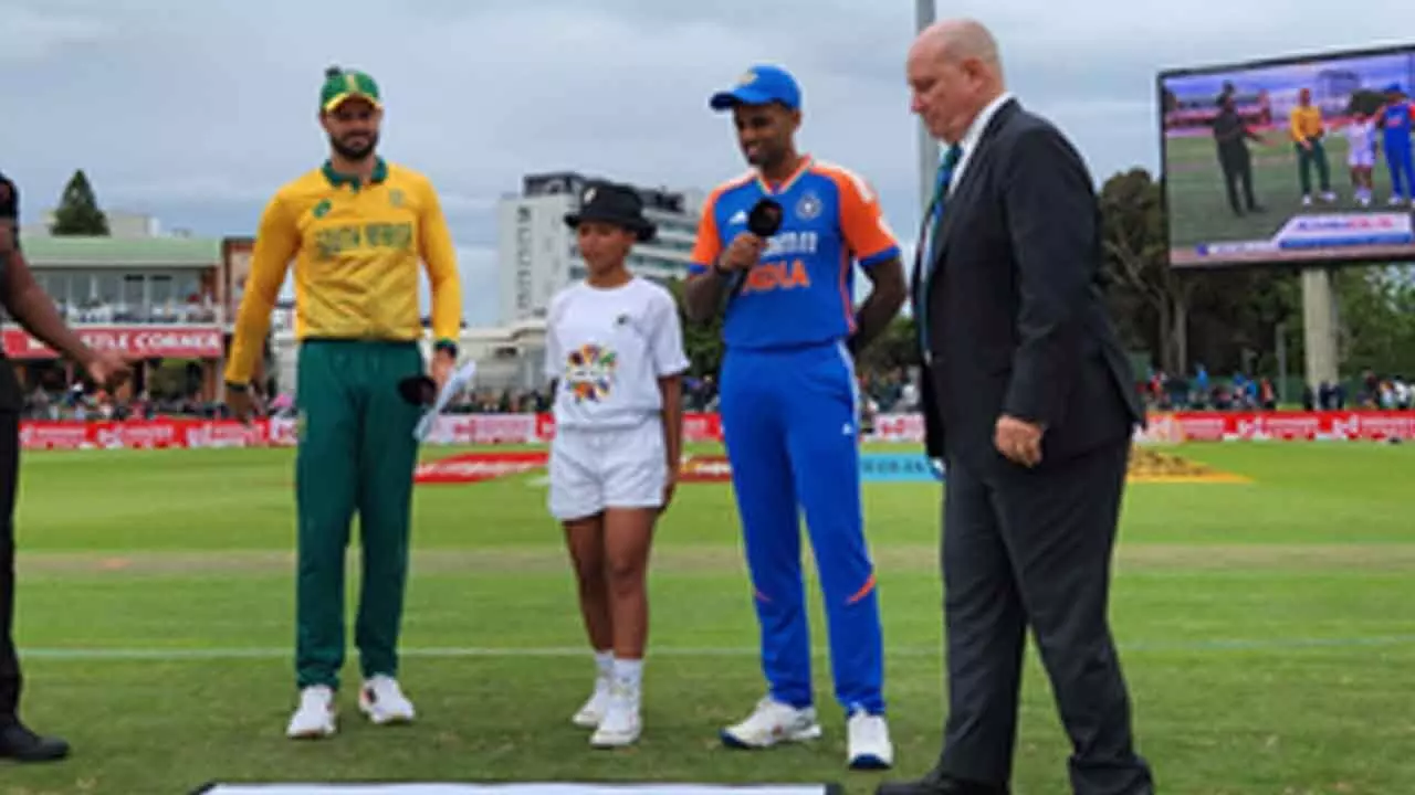 2nd T20I: Hendricks comes in as South Africa elect to bowl against India