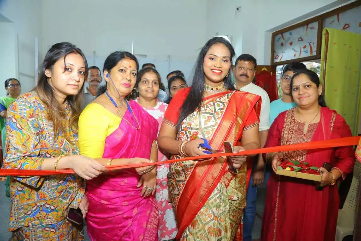 Sathvika Gupta Inaugurates National Silk Expo at Banjara Hills