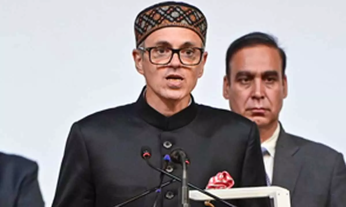 Omar Abdullah calls for sustainable, high-value tourism policy in J&K