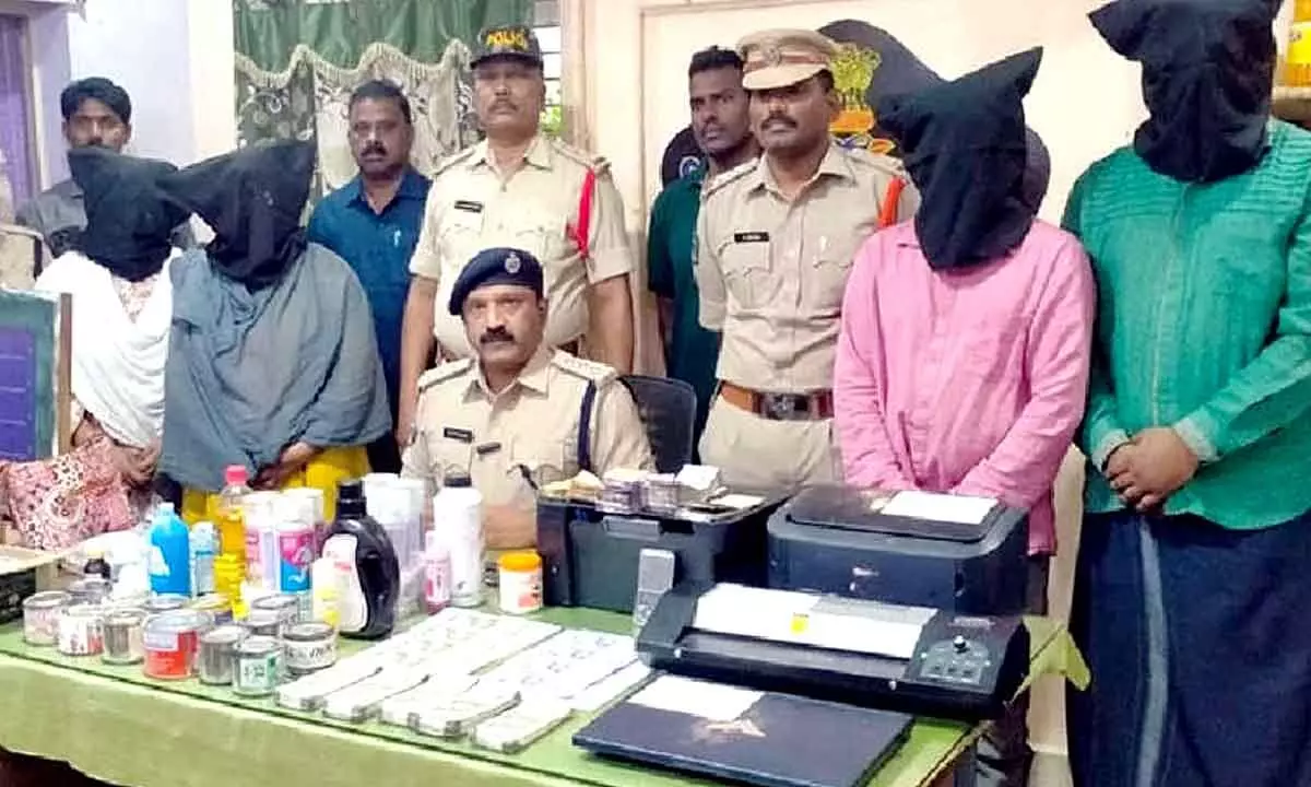 4 held for fake currency circulation