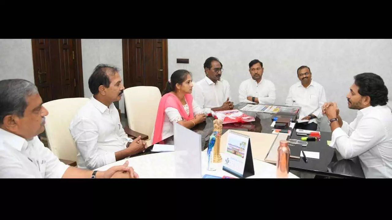 YSRCP assures to stand by its SM activists