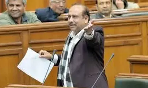 AAP govt deprived residents of better health infra: Vijender