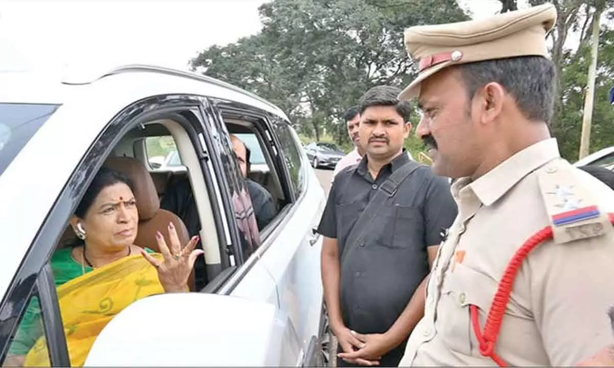 Tension prevails during MP Aruna’s visit to Kodangal