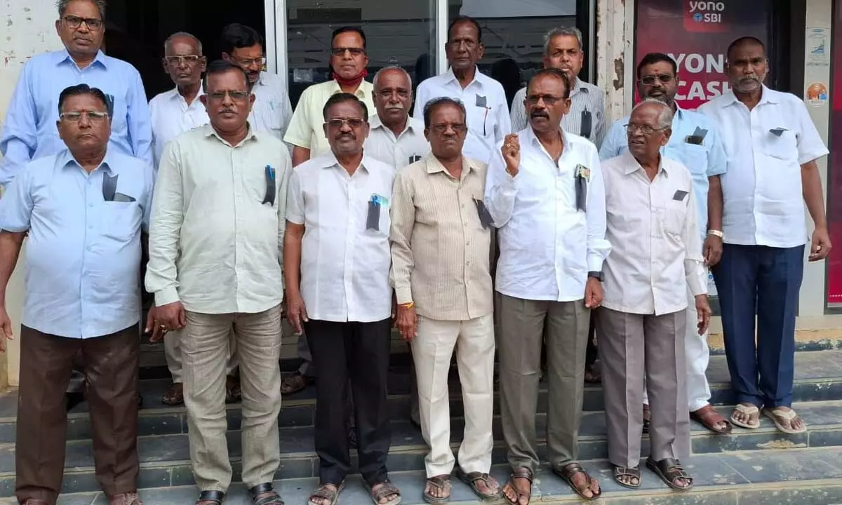 Strict Action Needed Against Attacks on Government Employees - Retired Employees