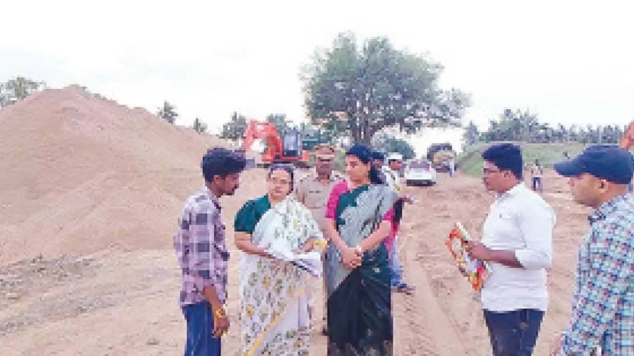 Collector Prasanthi emphasises transparency in sand supply