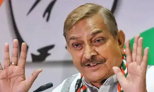 Congs Pramod Tiwari backs students protest in Prayagraj; calls demands justified