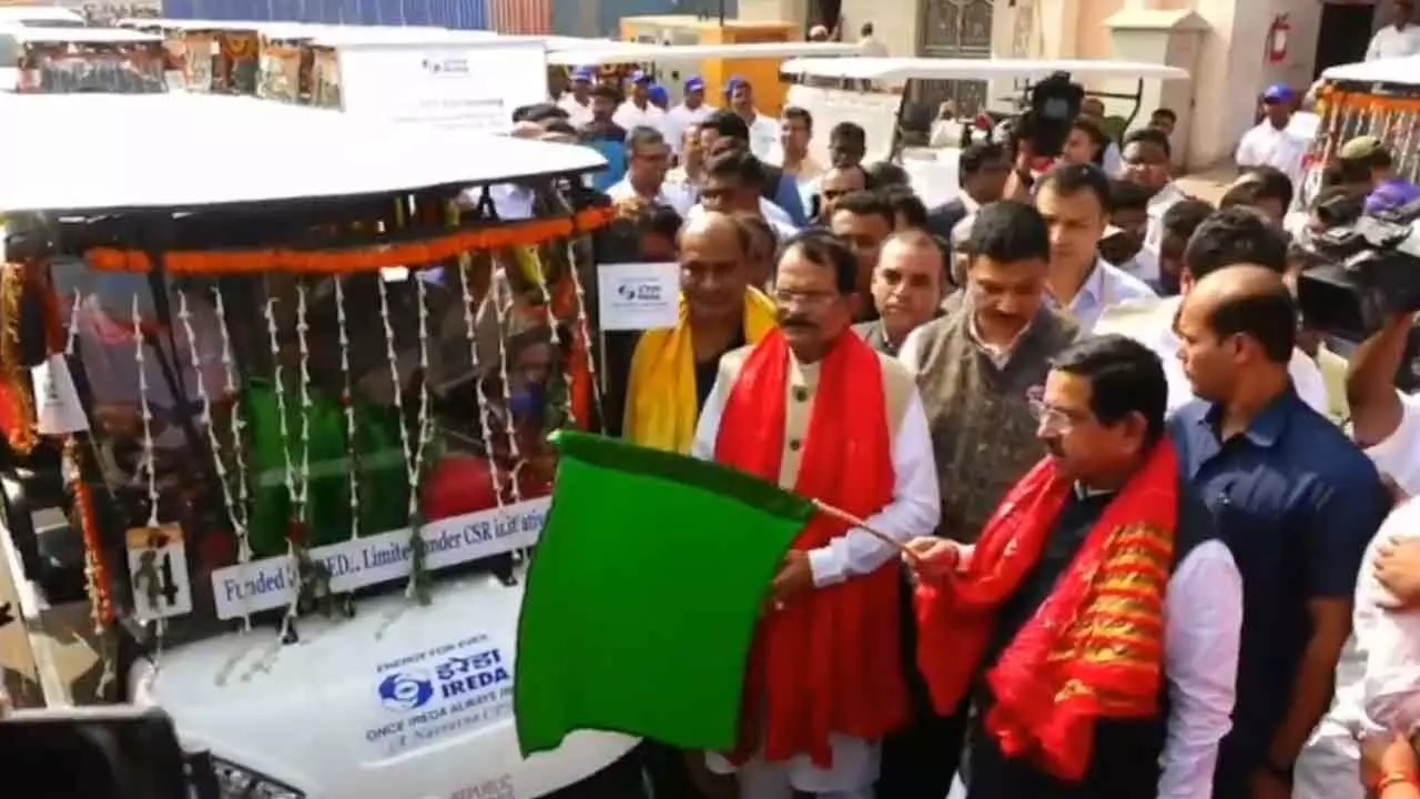 Joshi flags off 10 battery-operated vehicles in Puri