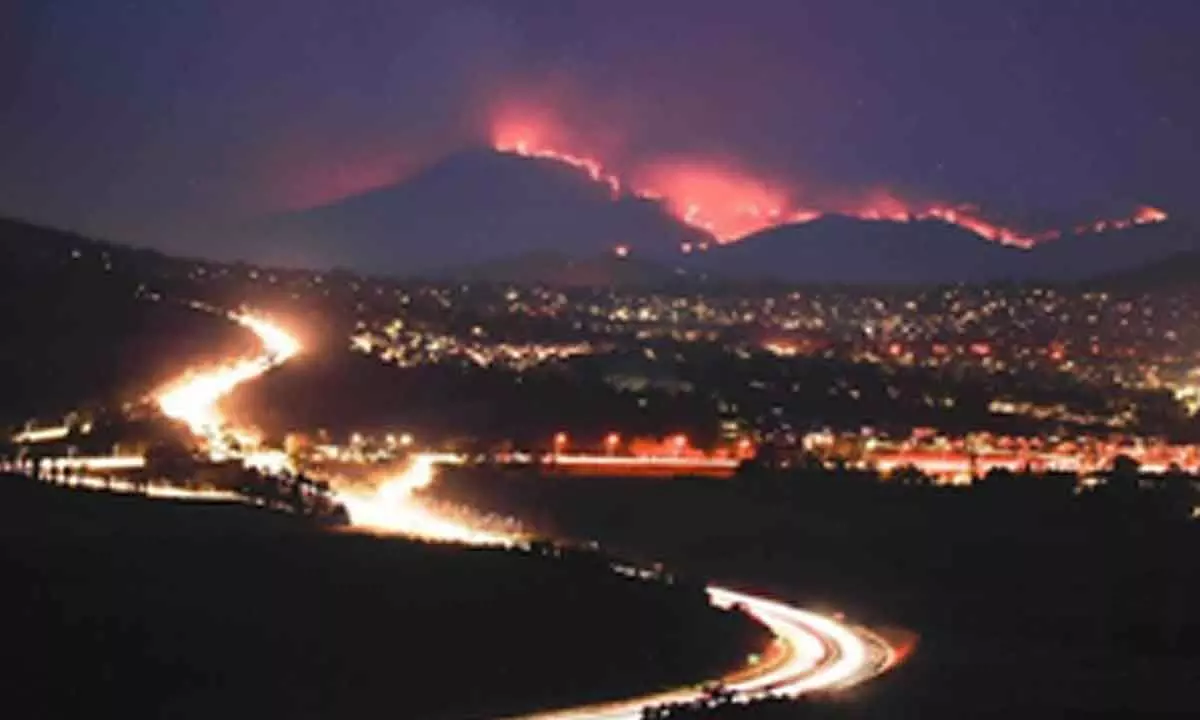 Australian towns ordered to evacuate amid bushfire threat