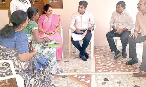 Hyderabad: Enumerators jotting down details with pencil nettles families in city