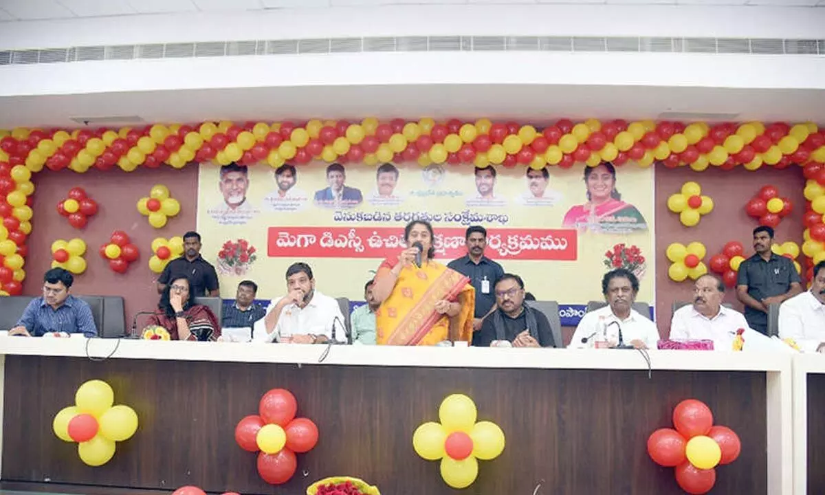 Minister for BC Welfare and Economically Weaker Sections Welfare S Savitha addressing a meeting at the Collectorate in Guntur on Saturday