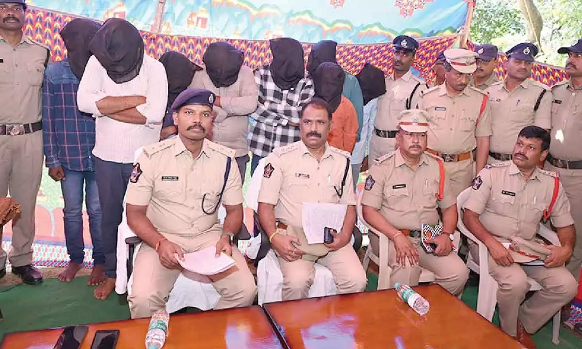 Police bust chain-snatching gang in Chittoor