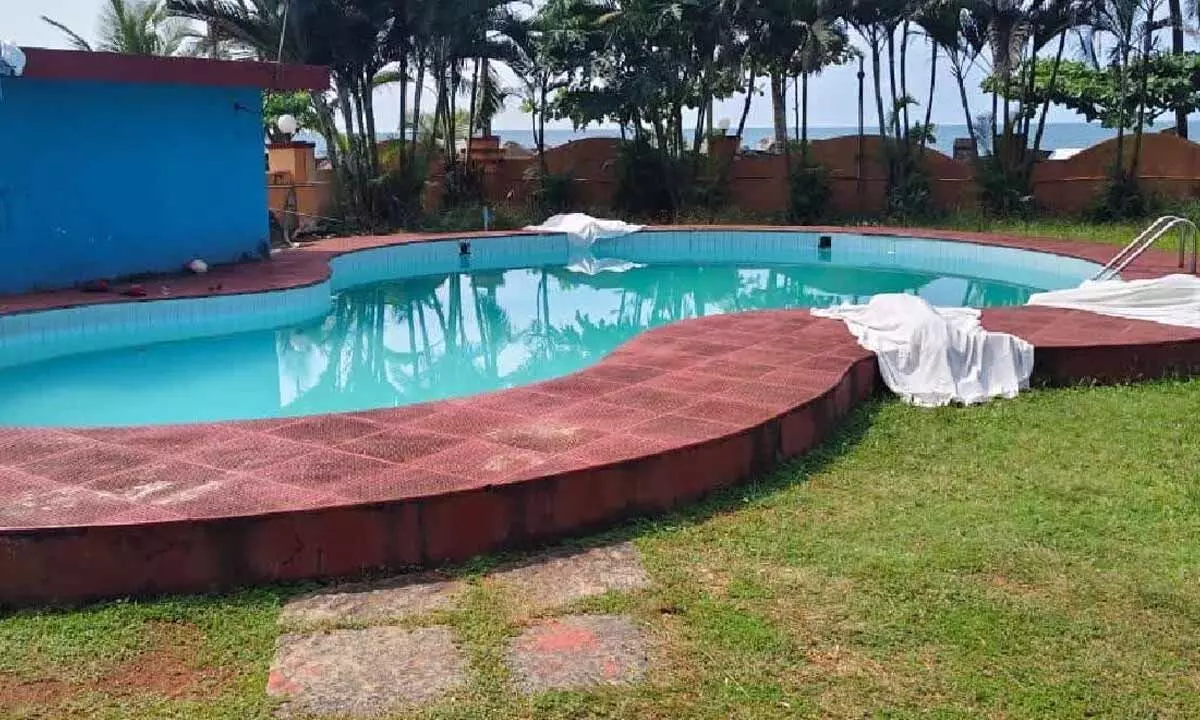 Three women drown at swimming pool in resort