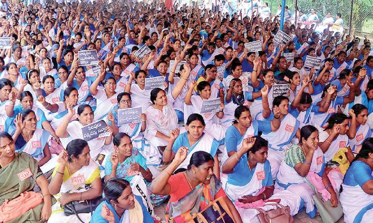 ASHA workers stage agitation for minimum wages, other facilities