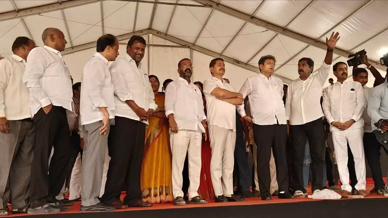 Information Technology and Industries Minister D Sridhar Babu overseeing arrangements for the ‘Praja Palana Vijayotsavalu’ celebrations, to be addressed by Chief Minister A Revanth Reddy, at the Arts and Science College grounds in Warangal on Monday 	                  Photos: G Shyam Kumar