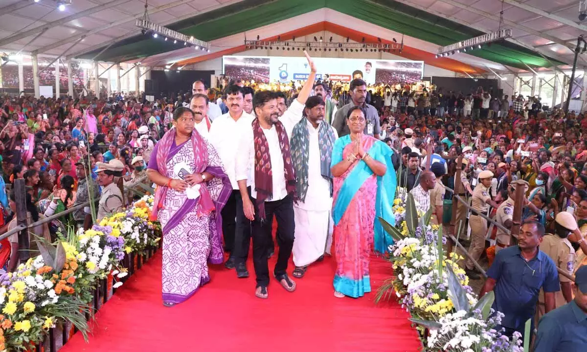 Will showcase Indiramma Rajyam: CM