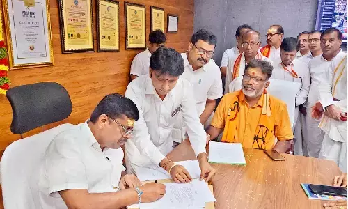 Chandrasekhar takes charge as Srisailam temple EO