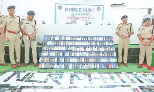 Nellore: 700 mobile phones worth Rs 1.5 cr recovered